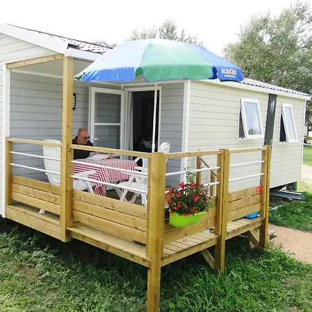 Aux Rives Du Soleil Campingplatz *
